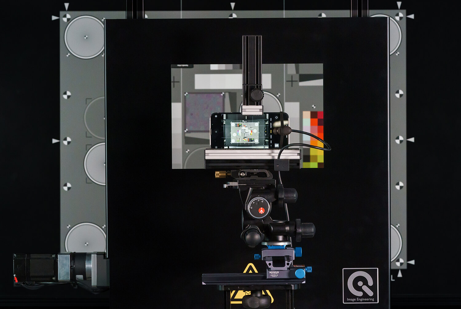 Image 4: The iQ-Near Focus for camera autofocus performance